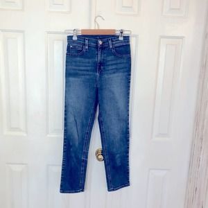 Urban outfitters BDG medium wash high rise girlfriend jeans size 25
